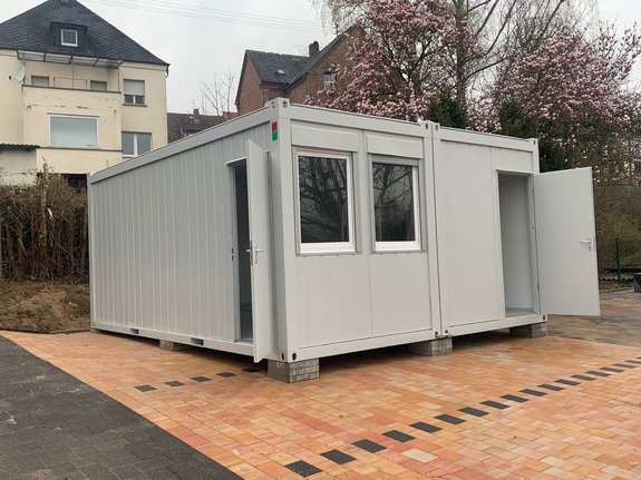 Isolierte Bürocontainer mit Außen- und Innensteckdosen, Bürofenstern für HEUS Betonwerke GmbH - 1