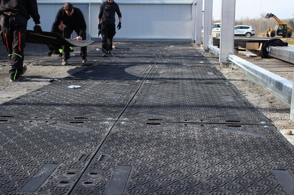 600qm Bodenschutzplatten Groundprotect S als Boden in einer Lagerhalle - 6