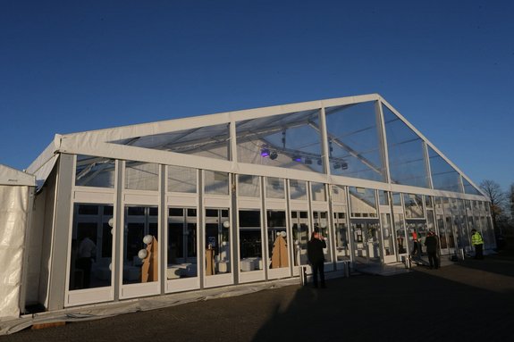 Festzelte mit Full-Service-Dienstleistung auf 2190m² für das Firmenjubiläum von Tetra Pak Produktions GmbH & Co. KG - 3
